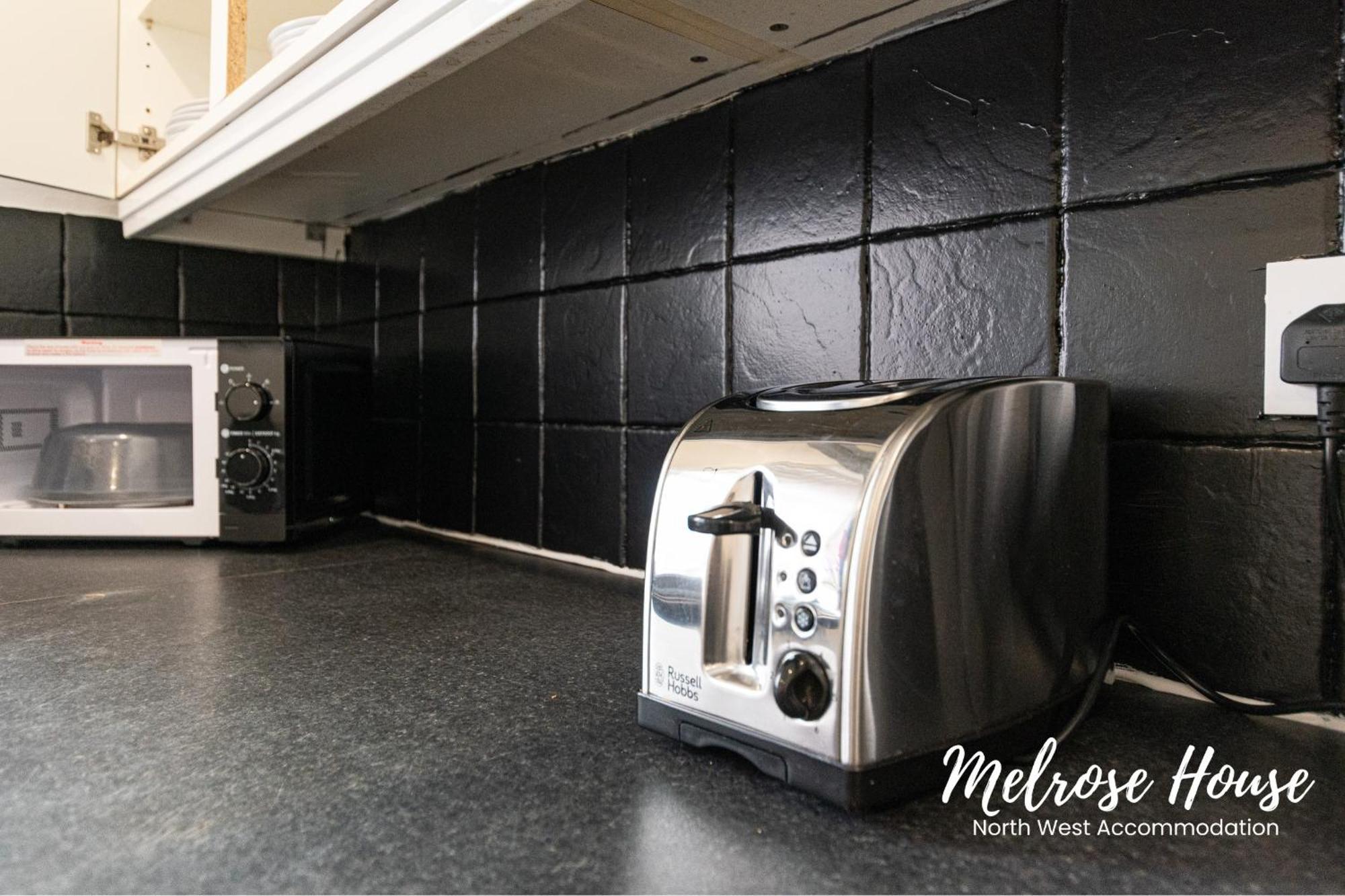 Manchester Work Stays 2Br Home With Parking & Wifi Eksteriør billede