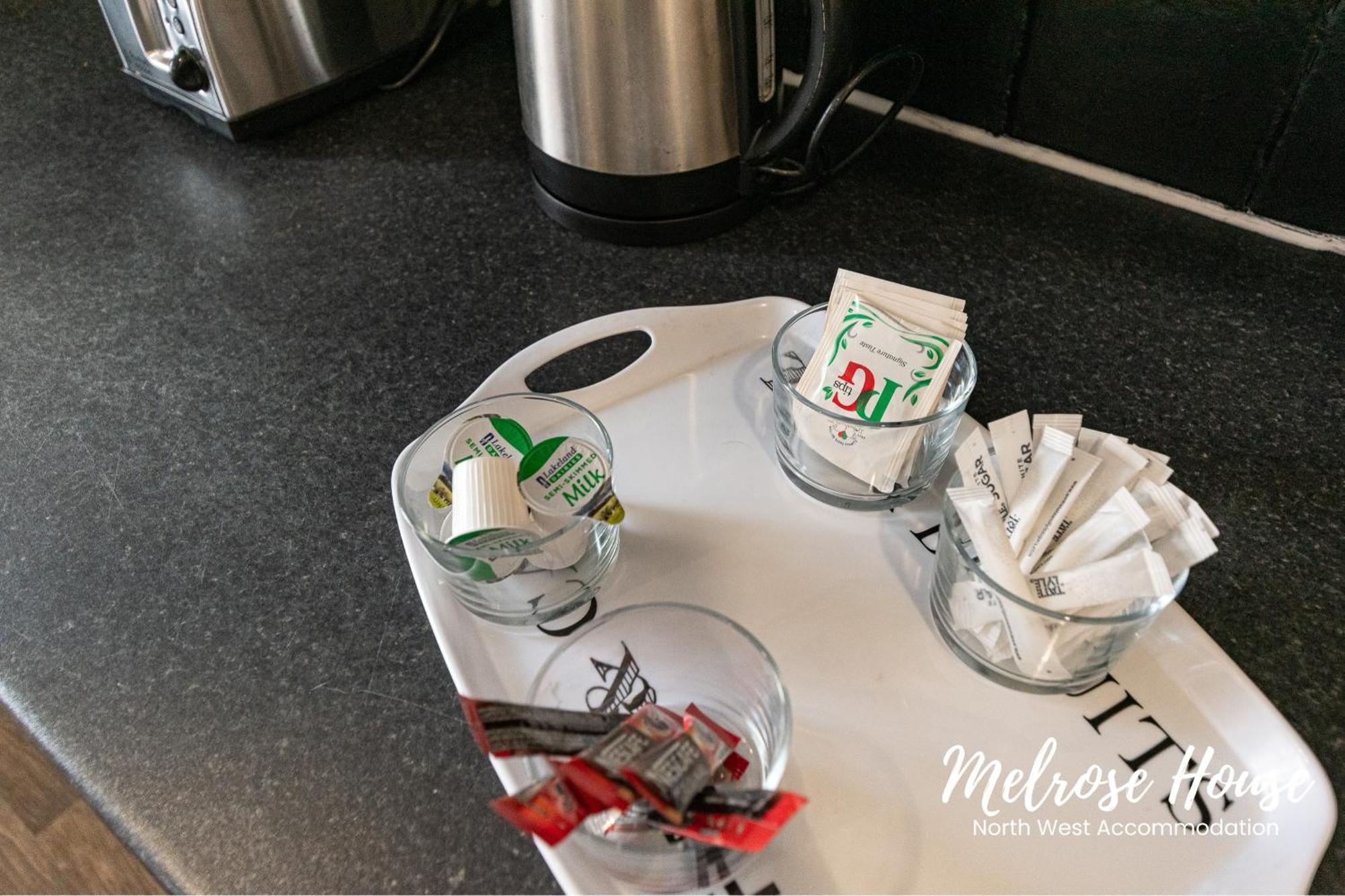 Manchester Work Stays 2Br Home With Parking & Wifi Eksteriør billede