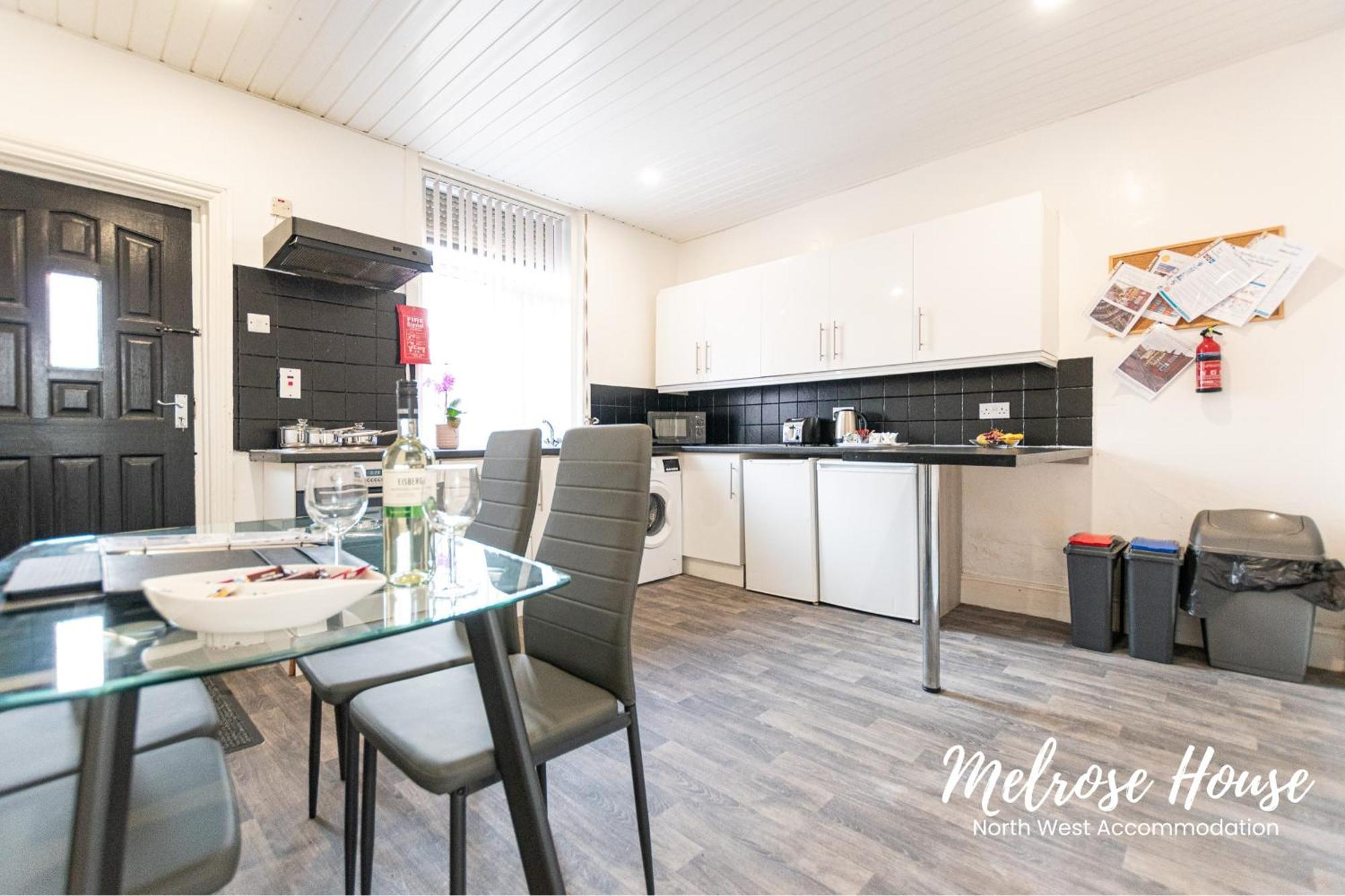 Manchester Work Stays 2Br Home With Parking & Wifi Eksteriør billede