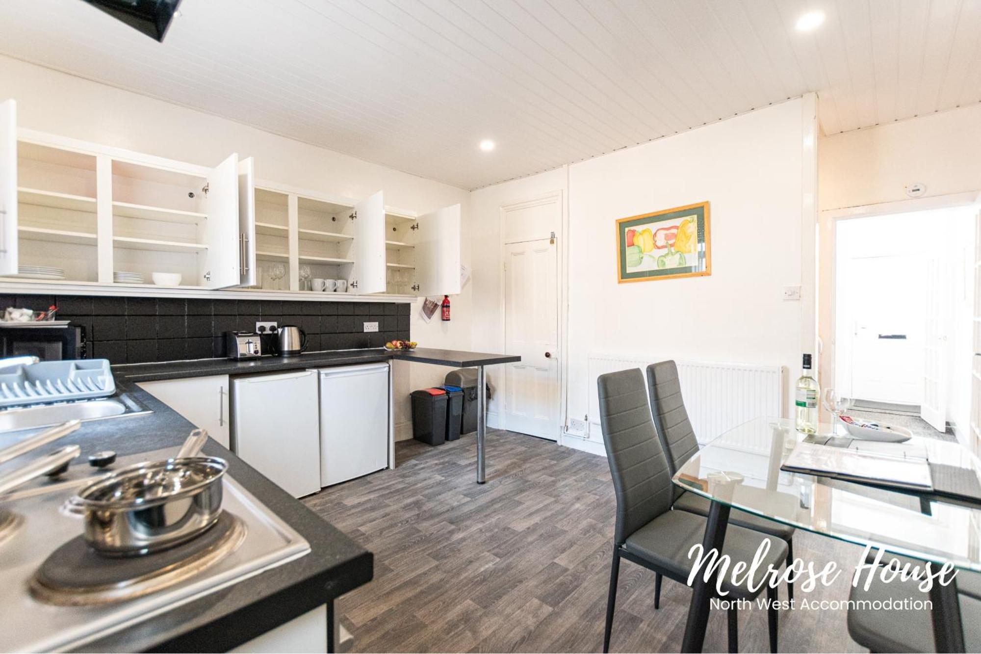 Manchester Work Stays 2Br Home With Parking & Wifi Eksteriør billede