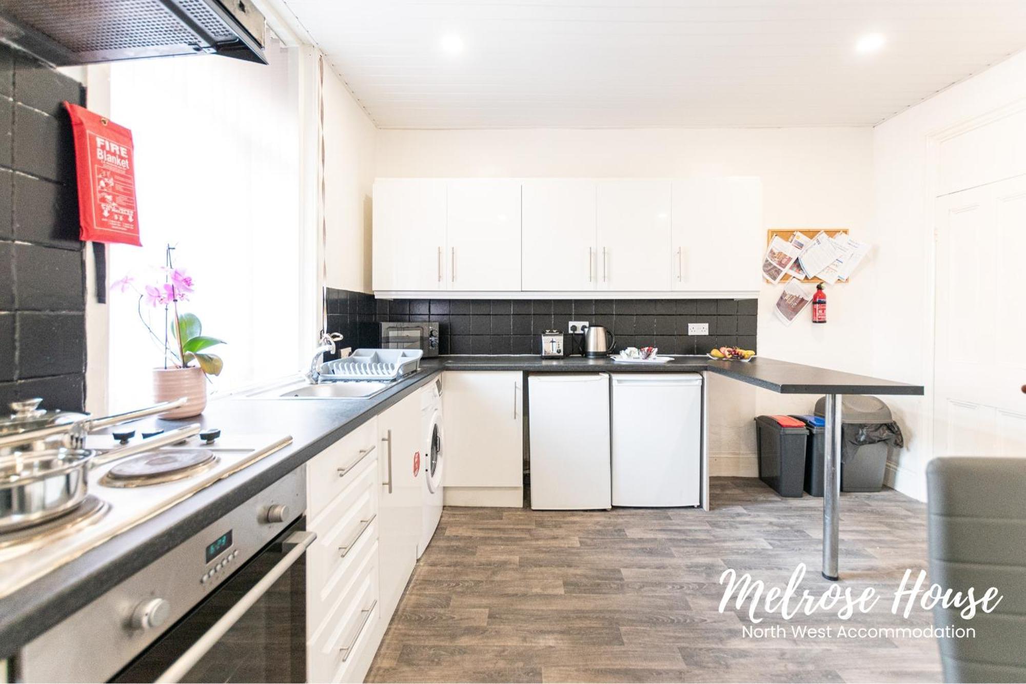 Manchester Work Stays 2Br Home With Parking & Wifi Eksteriør billede