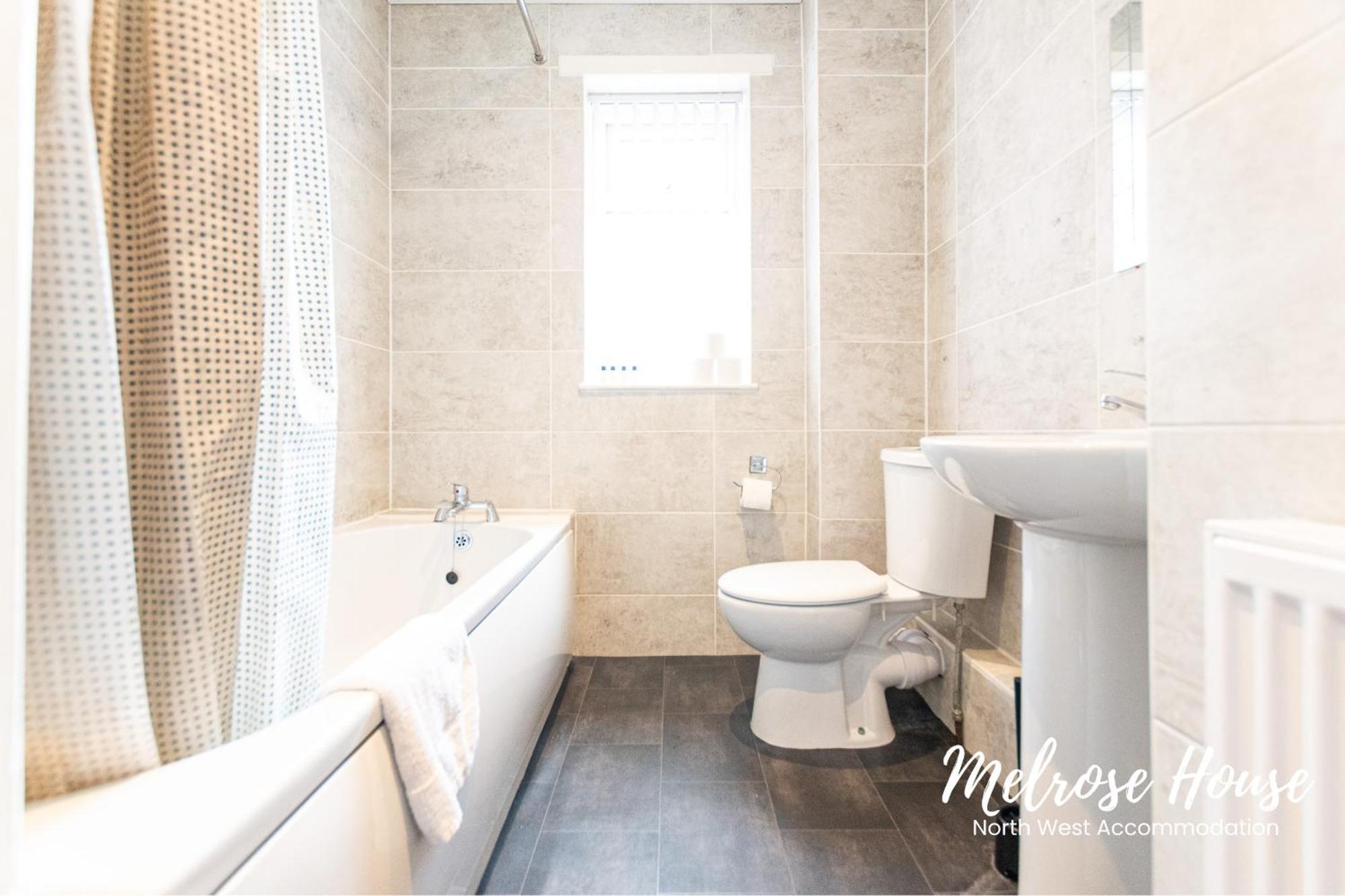 Manchester Work Stays 2Br Home With Parking & Wifi Eksteriør billede